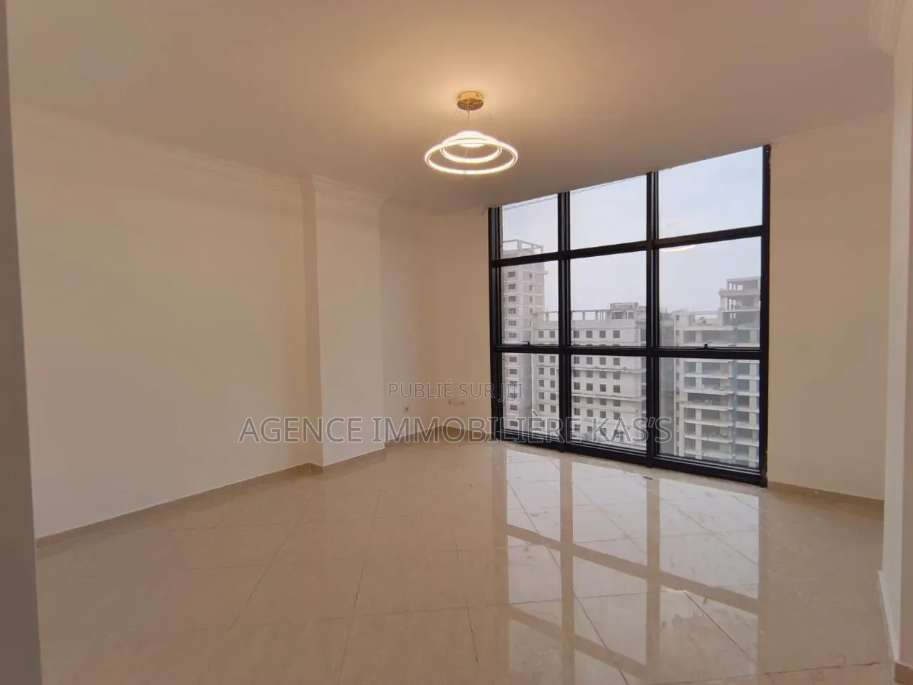 3chbre Appartement dans Bilengu Immo, Gombe à Louer