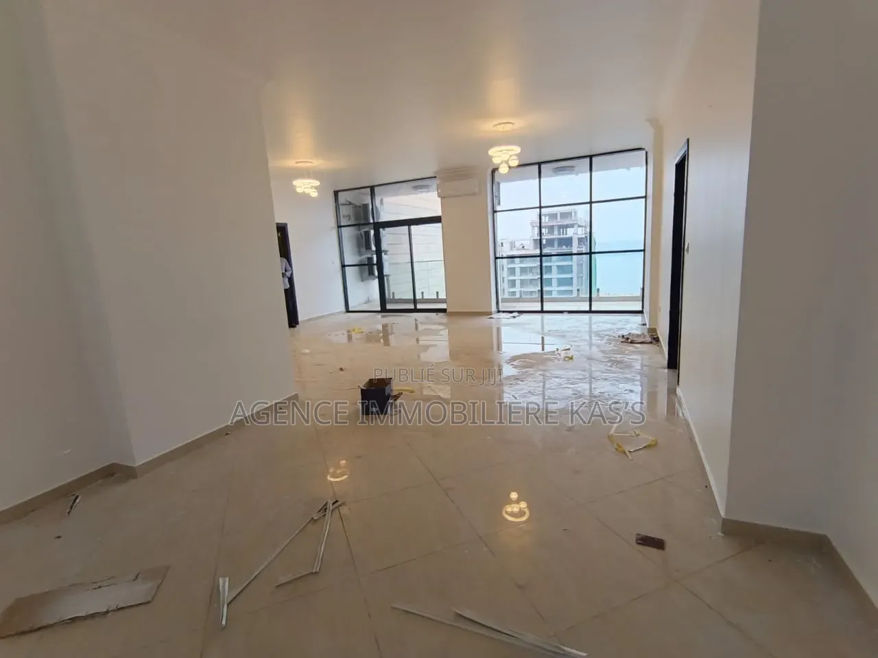 3chbre Appartement dans Bilengu Immo, Gombe à Louer