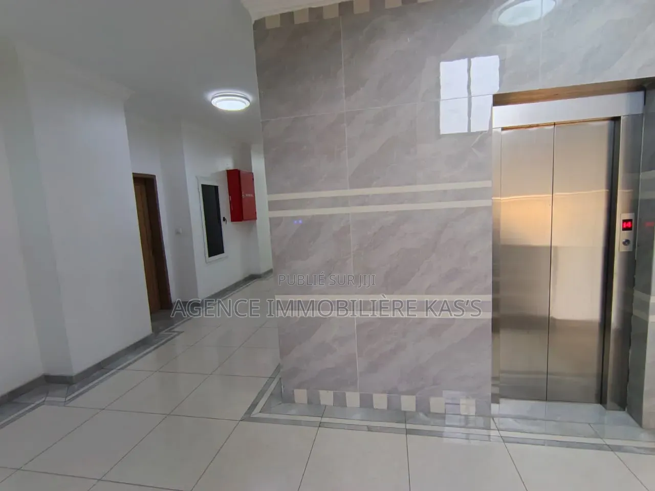 3chbre Appartement dans Bilengu Immo, Gombe à Louer