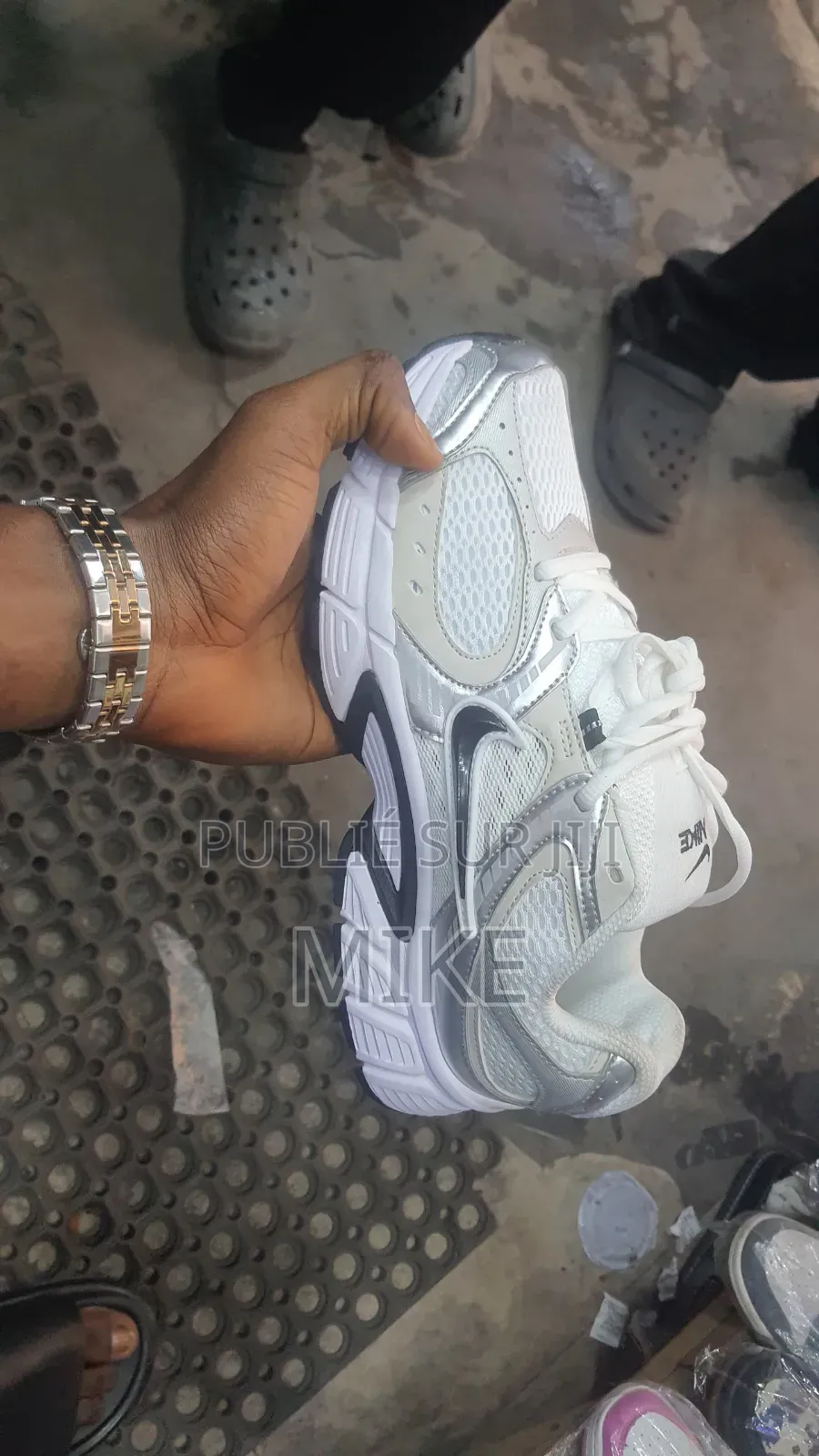 Nike Vomero 5