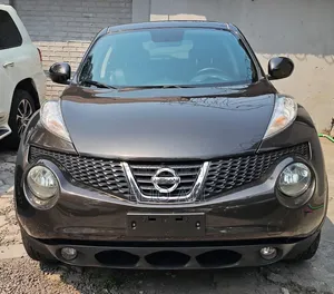 Nissan Juke S 4dr Hatchback (1.6L 4cyl Turbo CVT) 2014 Gris