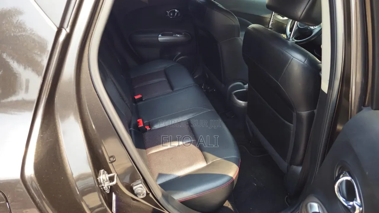 Nissan Juke S 4dr Hatchback (1.6L 4cyl Turbo CVT) 2014 Gris