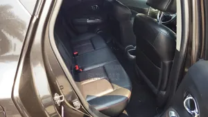 Nissan Juke S 4dr Hatchback (1.6L 4cyl Turbo CVT) 2014 Gris