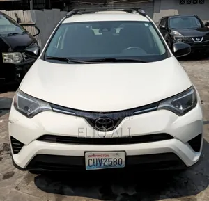 Toyota RAV4 LE 4dr SUV AWD (2.5L 4cyl 6A) 2018 Blanc