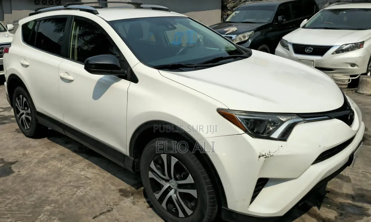 Toyota RAV4 LE 4dr SUV AWD (2.5L 4cyl 6A) 2018 Blanc