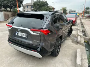 Toyota RAV4 2021 Gris