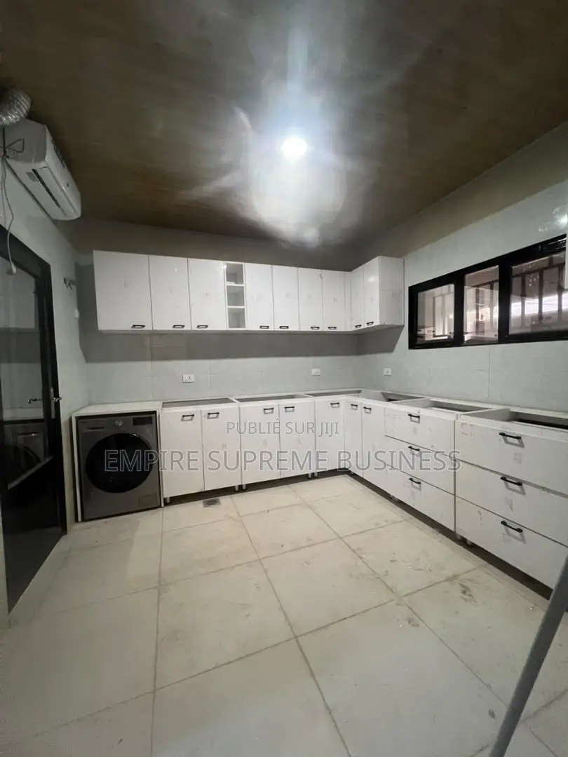 3chbre Appartement dans Empire Supreme, Ngaliema à Louer