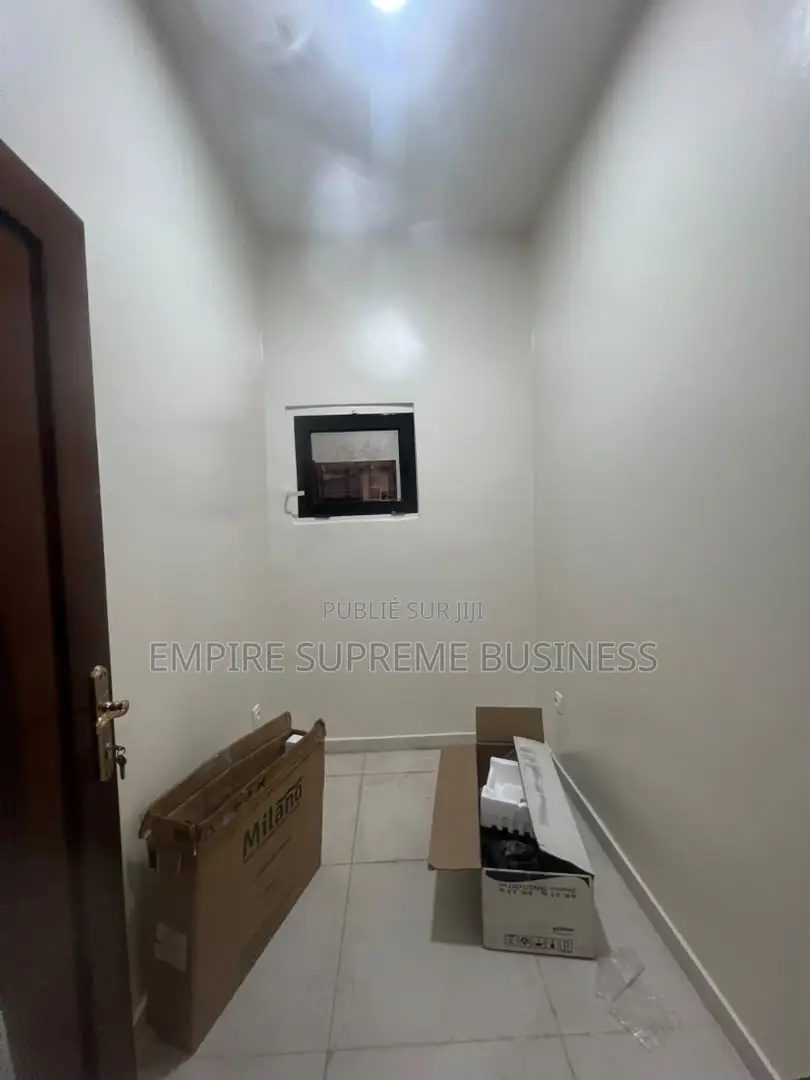 3chbre Appartement dans Empire Supreme, Ngaliema à Louer