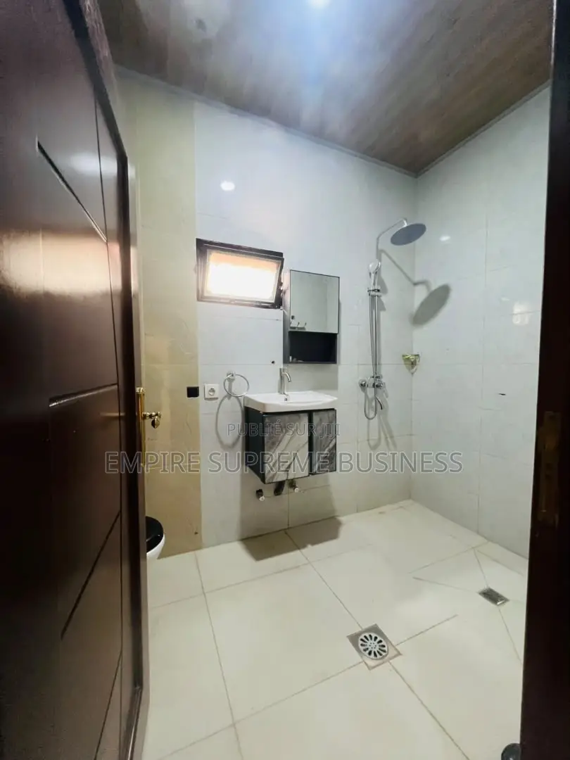 3chbre Appartement dans Empire Supreme, Ngaliema à Louer