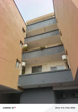 20chbre Maison dans Empire Supreme, Kintambo à Vendre