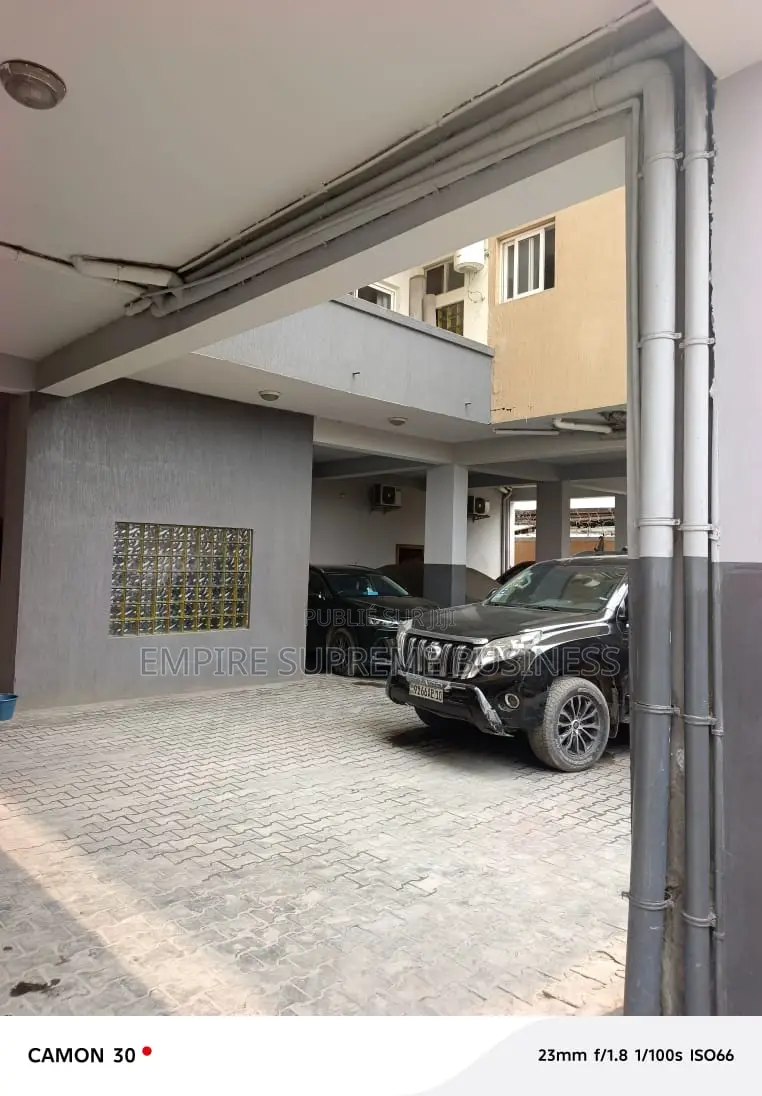 20chbre Maison dans Empire Supreme, Kintambo à Vendre