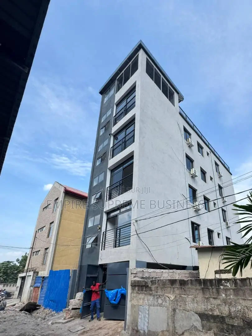 8chbre Maison dans Empire Supreme, Kintambo à Vendre
