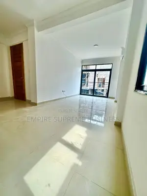 8chbre Maison dans Empire Supreme, Kintambo à Vendre