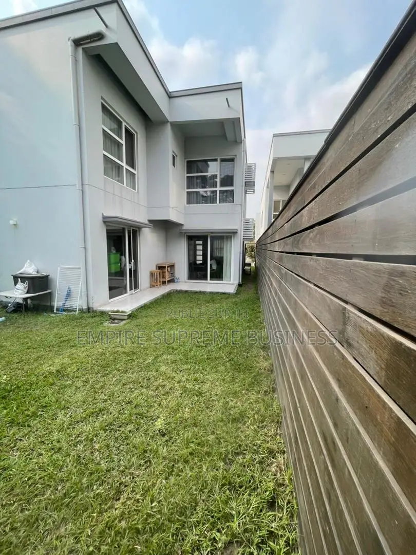 4chbre Villa dans Empire Supreme, Ngaliema à Vendre