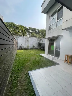 4chbre Villa dans Empire Supreme, Ngaliema à Vendre