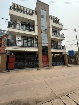 12chbre Maison dans Empire Supreme, Kintambo à Vendre