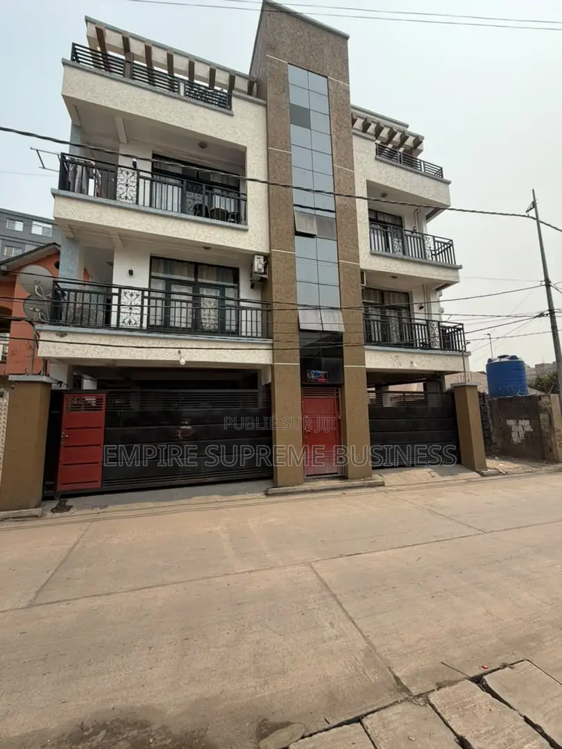 12chbre Maison dans Empire Supreme, Kintambo à Vendre