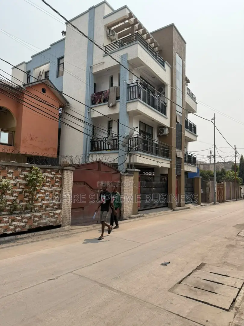 12chbre Maison dans Empire Supreme, Kintambo à Vendre