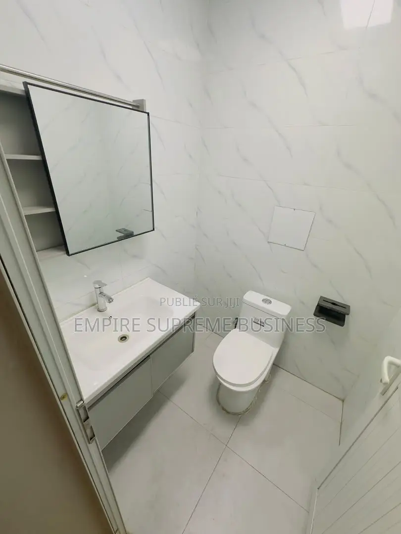 12chbre Maison dans Empire Supreme, Kintambo à Vendre