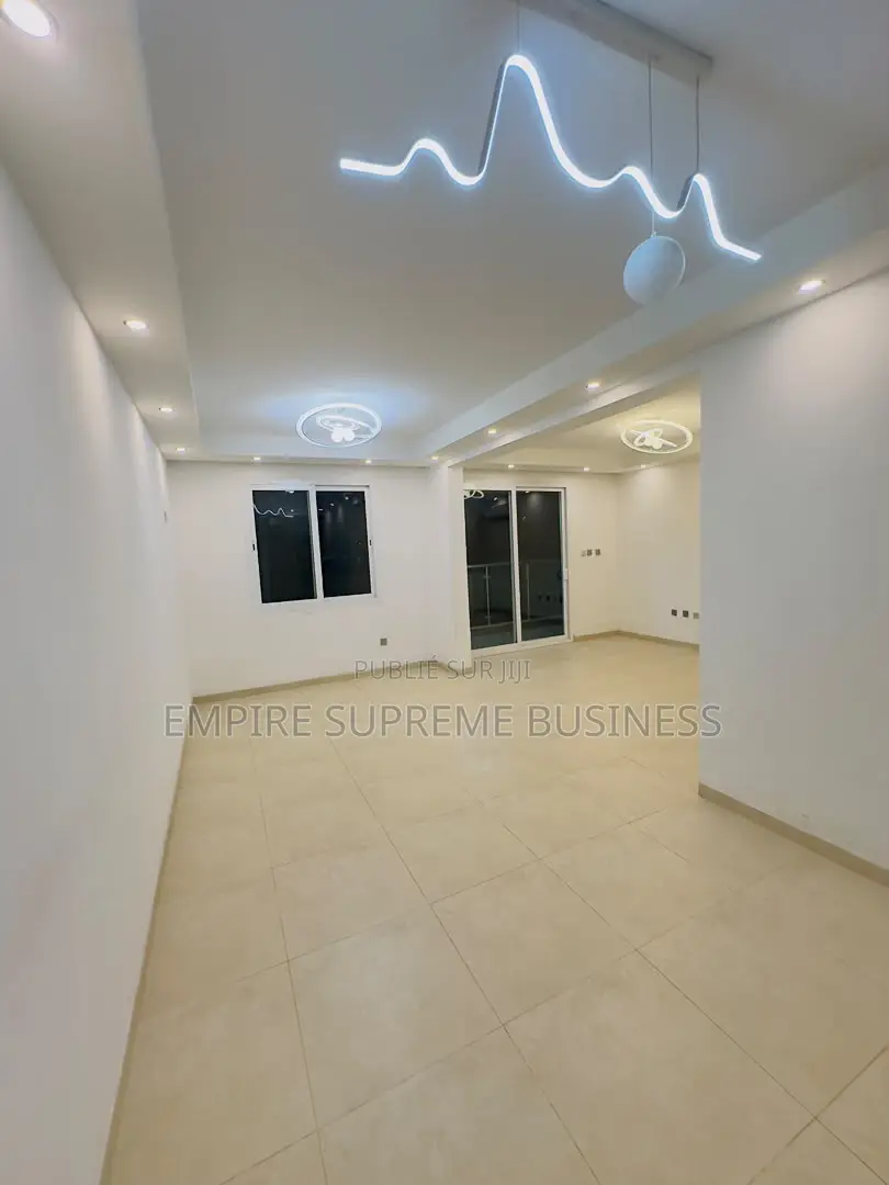 12chbre Maison dans Empire Supreme, Kintambo à Vendre