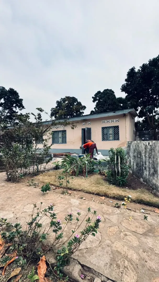 2chbre Maison dans Empire Supreme, Moanda à Vendre