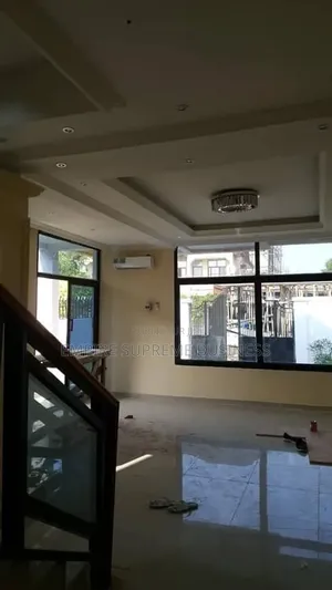 4chbre Villa dans Empire Supreme, Ngaliema à Vendre