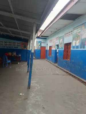 Parcelle À Vendre – Ngiri-Ngiri, Sur Macadam