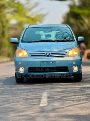 Nouveau Toyota Raum 1.5 FWD 2006 Bleu