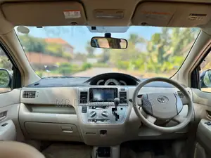 Nouveau Toyota Raum 1.5 FWD 2006 Bleu