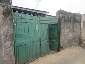 4chbre Villa dans Pascal, Kimbanseke à Vendre