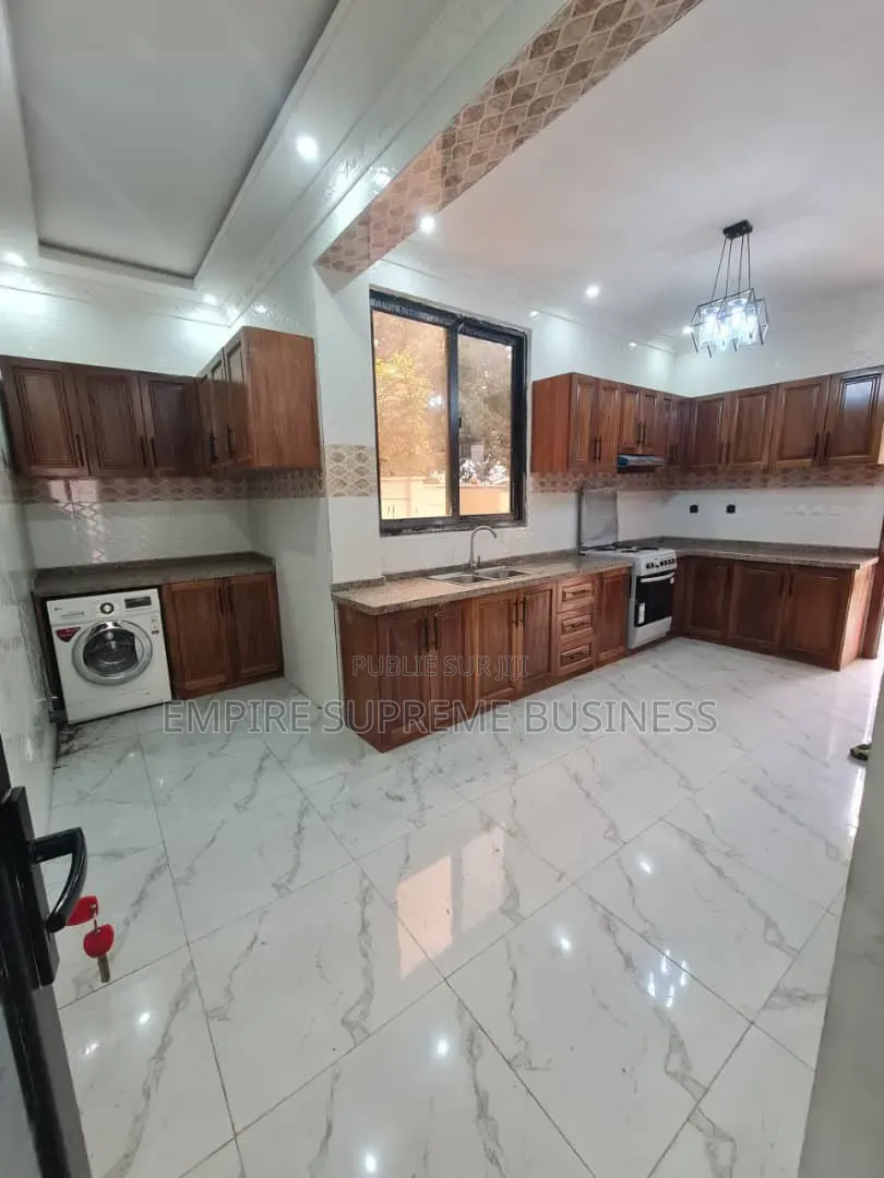 3chbre Villa dans Empire Supreme, Ngaliema à Louer