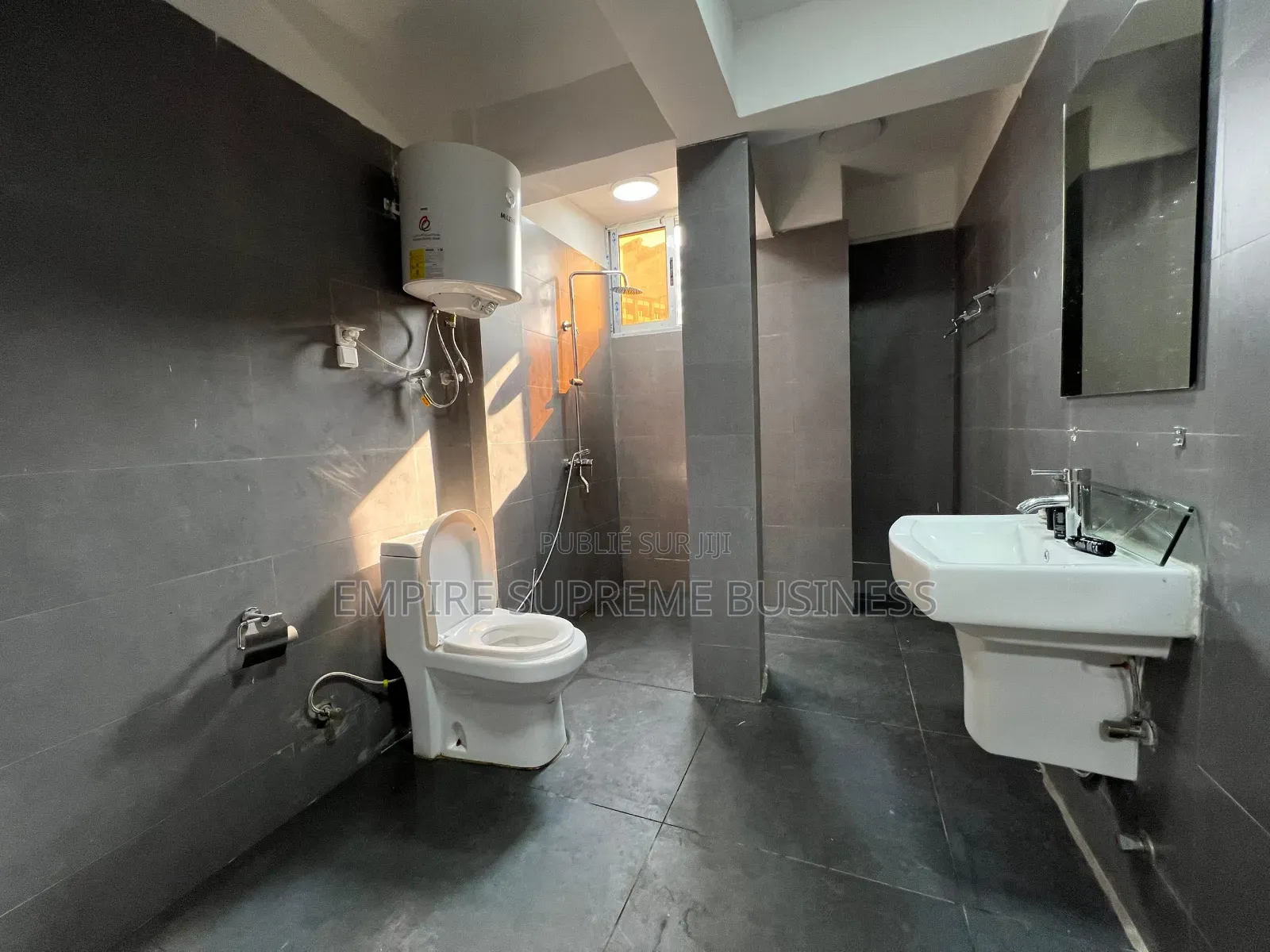 2chbre Appartement dans Empire Supreme, Ngaliema à Louer