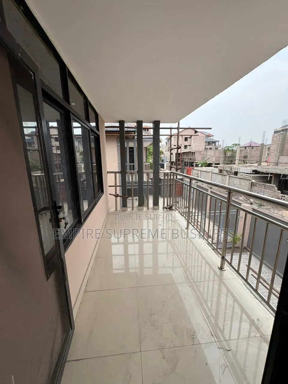 4chbre Duplex dans Empire Supreme, Kasa-Vubu à Louer