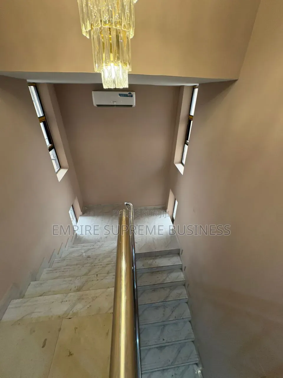 4chbre Duplex dans Empire Supreme, Kasa-Vubu à Louer