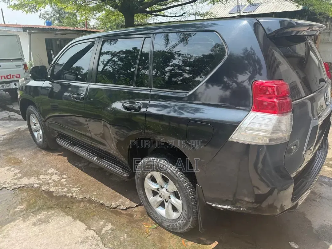 Toyota Land Cruiser Prado 2012 Noir