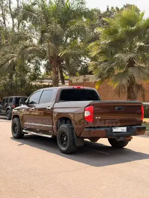 Nouveau Toyota Tundra 2017 Marron