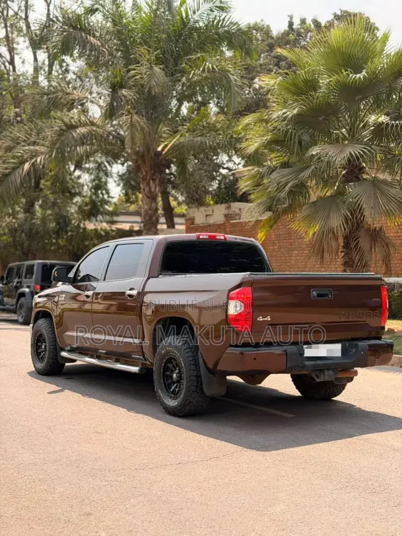 Nouveau Toyota Tundra 2017 Marron