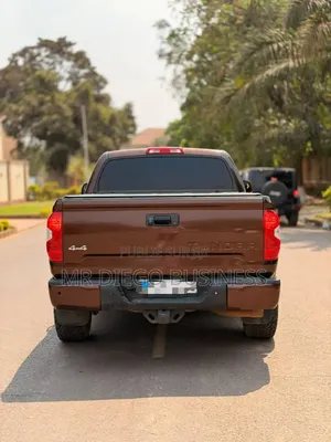 Nouveau Toyota Tundra 2017 Marron