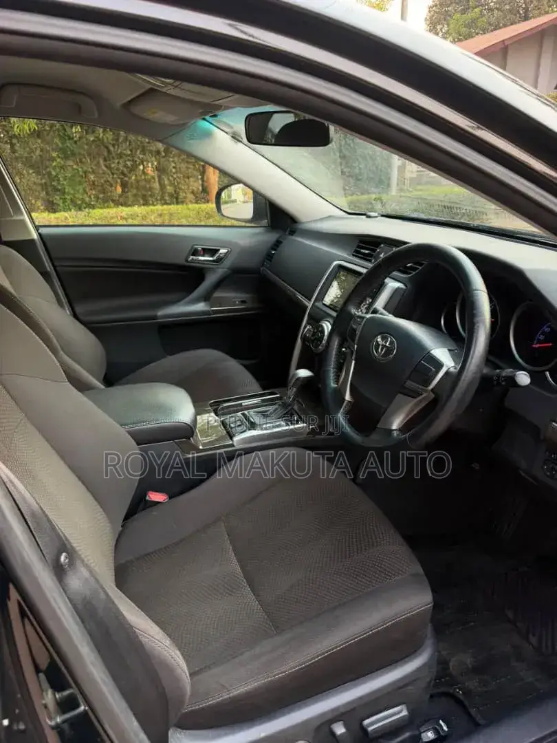 Nouveau Toyota Mark X 2016 Noir