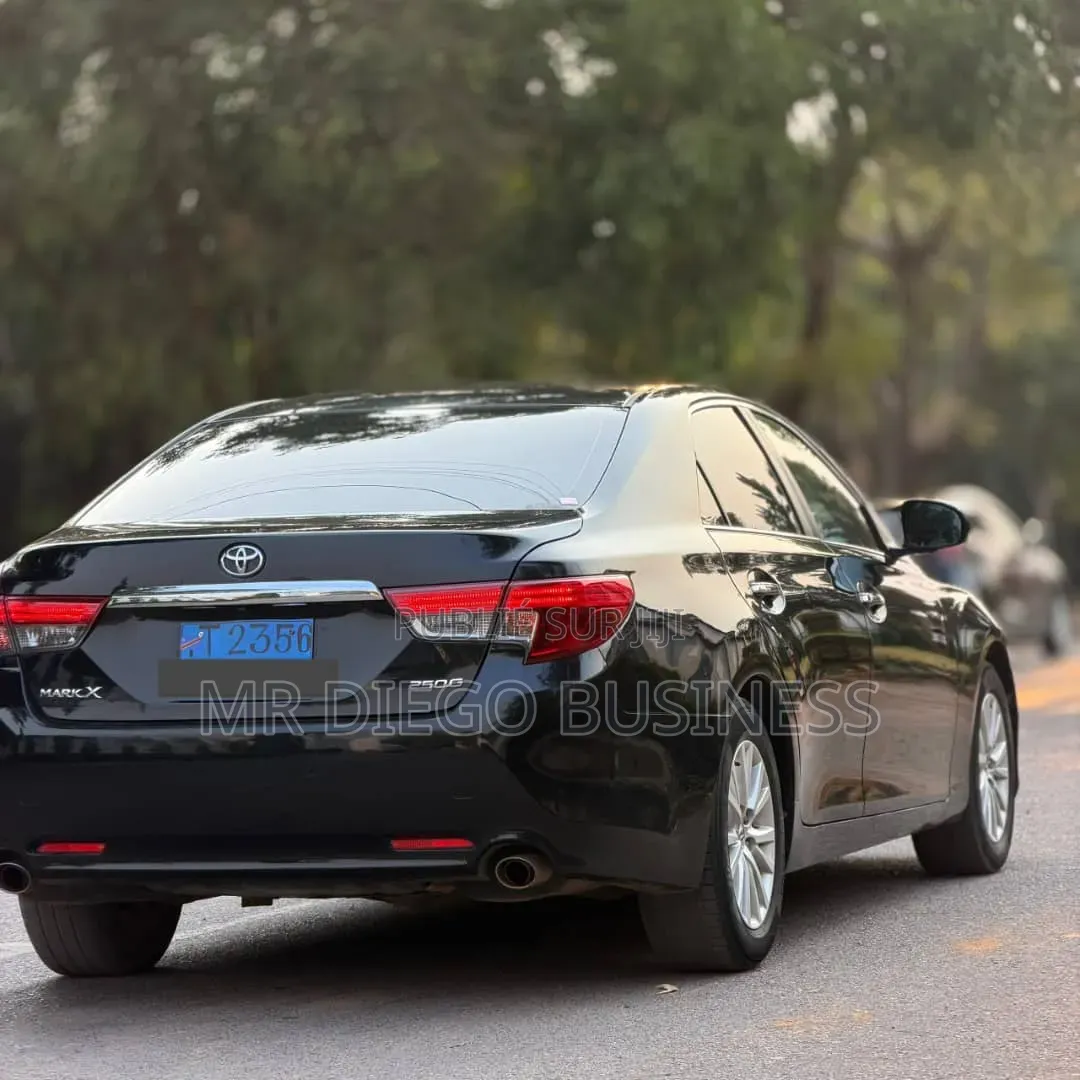 Nouveau Toyota Mark X 2016 Noir