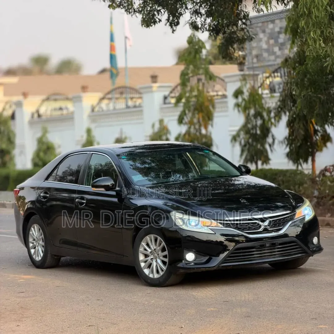 Nouveau Toyota Mark X 2016 Noir