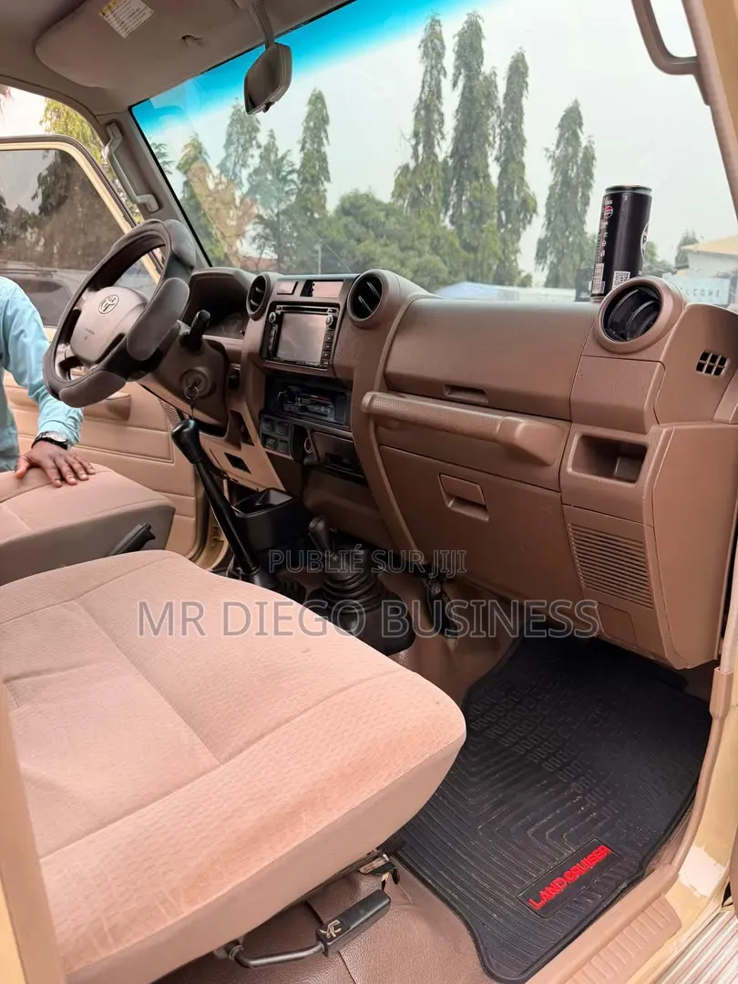 Toyota Land Cruiser 2022 Beige