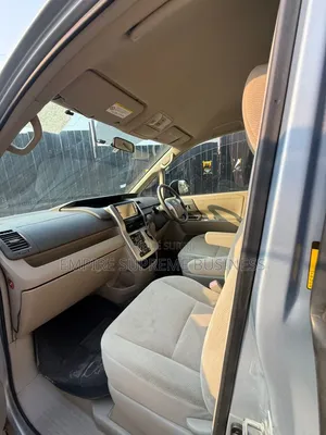 Toyota Noah 2018 Bleu