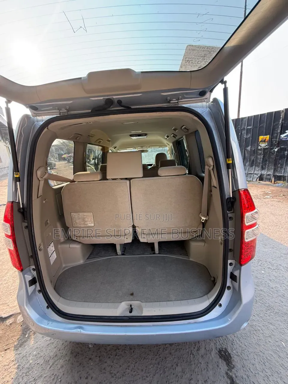Toyota Noah 2018 Bleu