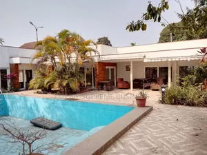 5chbre Villa dans Ngaliema à Vendre