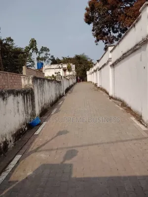 5chbre Villa dans Ngaliema à Vendre