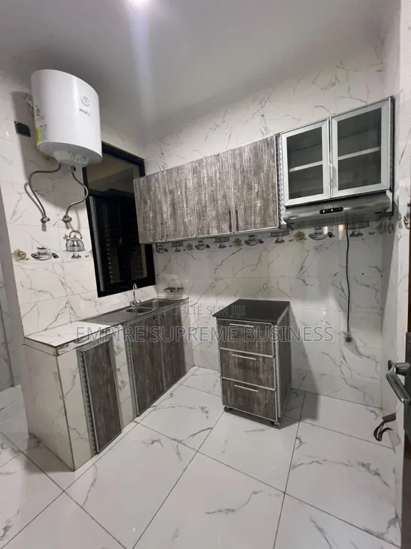 2chbre Appartement dans Empire Supreme, Kintambo à Louer