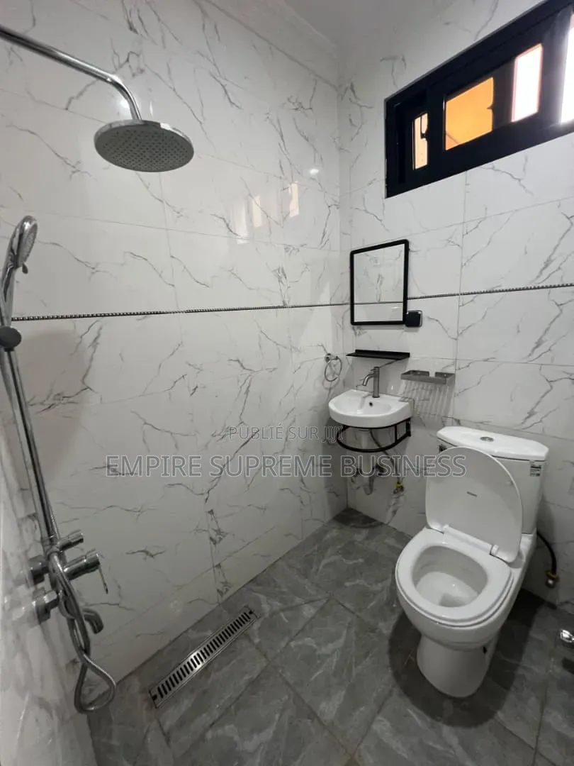 2chbre Appartement dans Empire Supreme, Kintambo à Louer