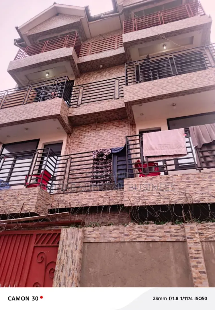 16chbre Maison dans Empire Supreme, Ngaliema à Vendre