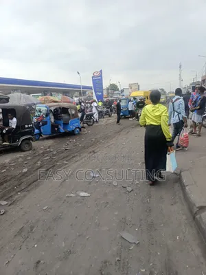  À Vendre : Parcelle Commerciale À N’djili Q4 – 73 000$ À Discuter